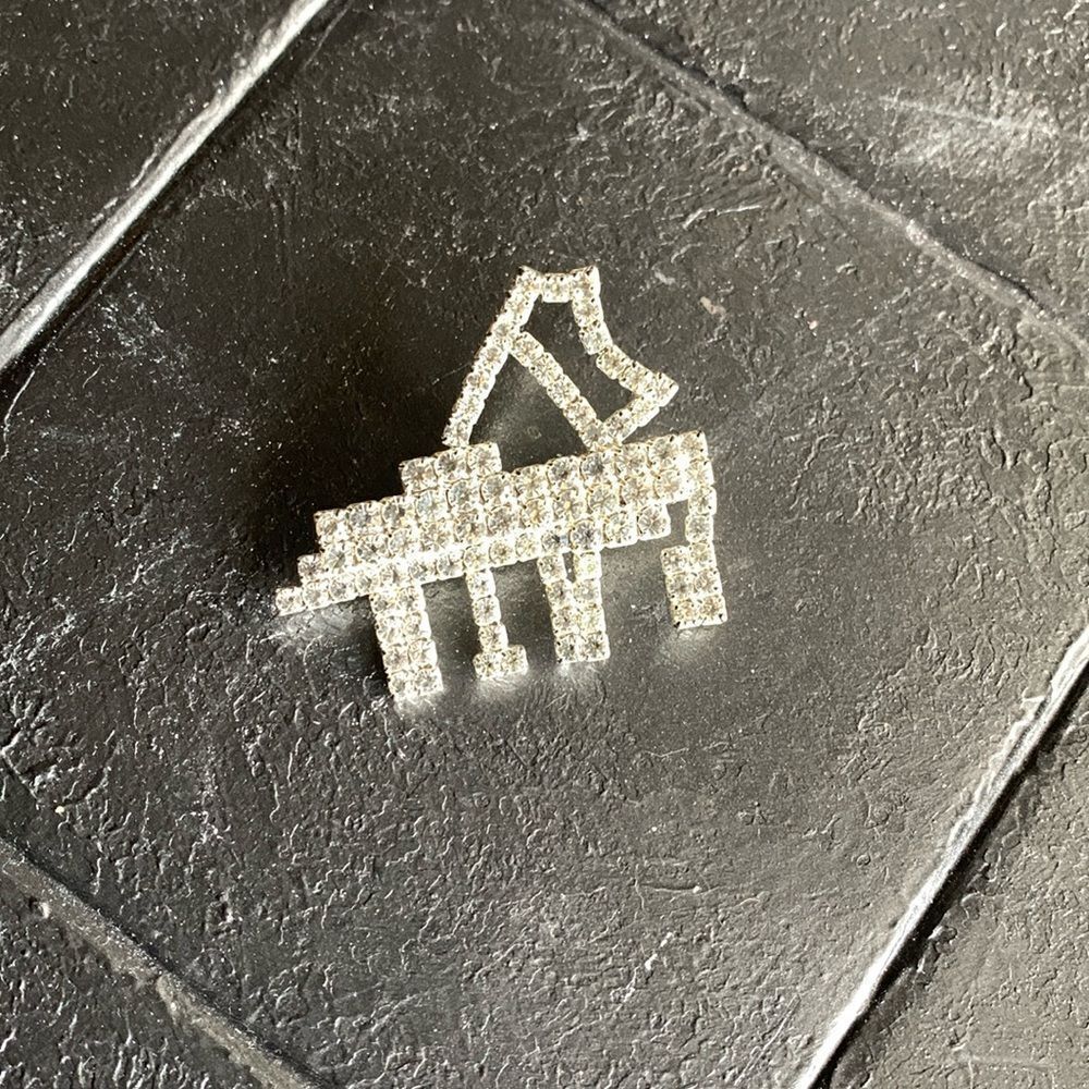 Lovely 1980s Grand Piano Clear Rhinestone Brooch, in Silver plate, Unmarked